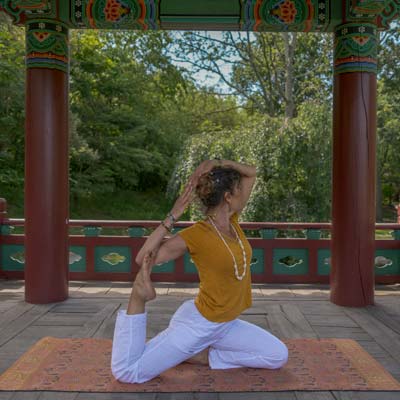 Julia SIOEN - Yoga, massage aux bols tibétains dans le 44 Loire-Atlantique à Nantes